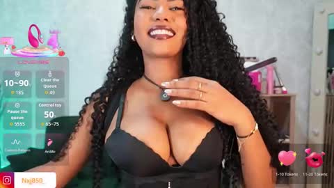 Naomi     online show from November 27, 3:36 am