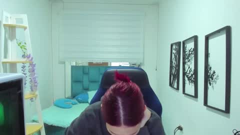 naomy online show from December 17, 1:23 am