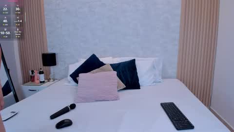 NAOMY  online show from October 1, 2:16 pm