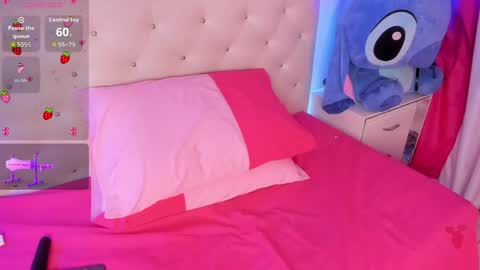 nara_pink online show from April 9, 1:06 pm