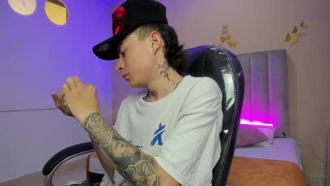 Nascary Fox online show from February 18, 8:19 pm