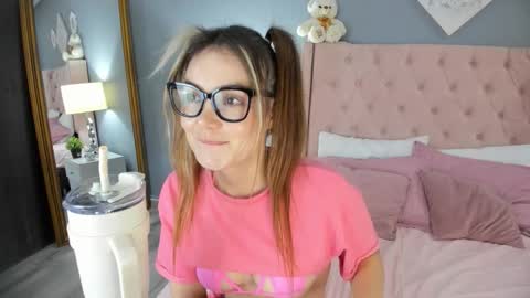 Nashly Fontana online show from February 11, 3:16 pm