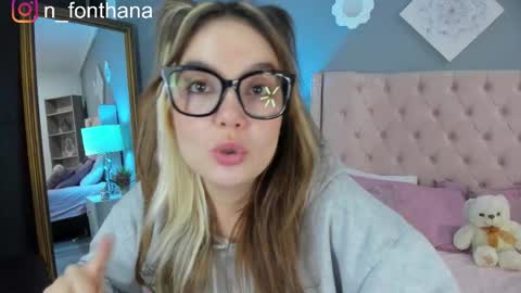 Nashly Fontana online show from October 30, 2:06 pm