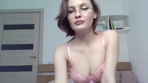 Snapshot of naslili chatting on February 5, 10:41 am Tina online show from February 5, 10:41 am