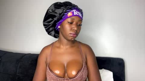 Tessy online show from August 5, 1:41 pm