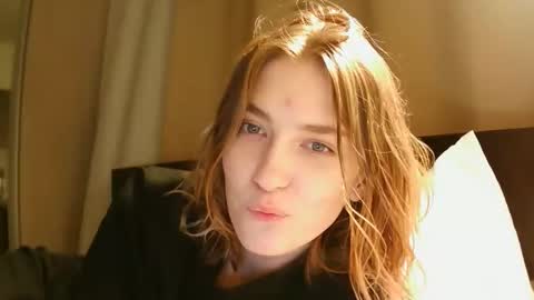 natali bright online show from April 16, 9:50 pm