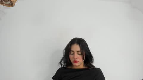 Naty  online show from November 29, 12:24 pm