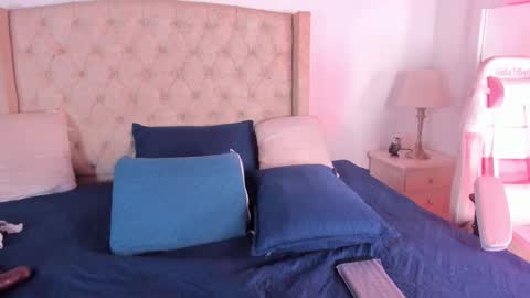 Snapshot of natalia_collinslim chatting on October 10, 3:45 am Natalia online show from October 10, 3:45 am