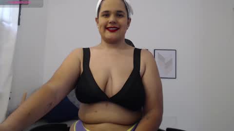Snapshot of natalia_curvy1 chatting on September 25, 6:59 pm Nathalia online show from September 25, 6:59 pm