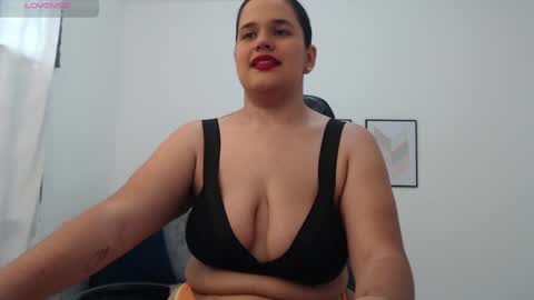 Snapshot of natalia_curvy1 chatting on September 24, 6:58 pm Nathalia online show from September 24, 6:58 pm