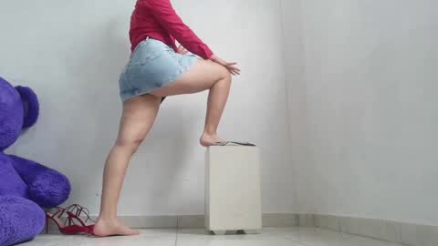 nataliavela online show from April 15, 6:55 pm