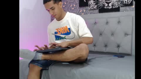 Snapshot of natan_latino chatting on October 8, 5:02 am Natan online show from October 8, 5:02 am
