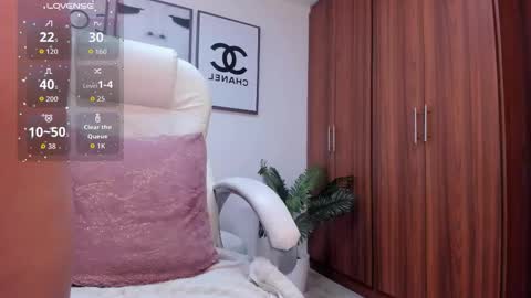Snapshot of natasha_kiim_ chatting on October 2, 3:38 am natasha kiim online show from October 2, 3:38 am