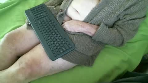 nate1x online show from December 4, 7:39 pm