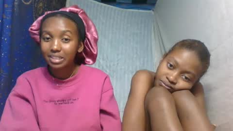 nathalia069 online show from June 19, 7:42 pm