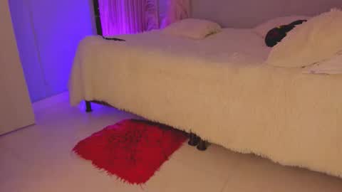 Nataly independent model dont forget to leave your like that will help me grow as a model online show from October 29, 8:05 am