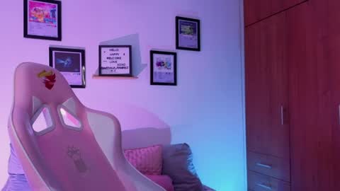 Nathalia Ramirez online show from April 22, 5:25 am