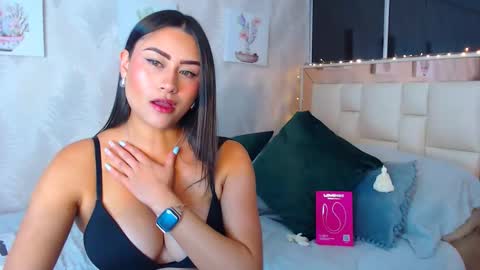 Nathalie Rose online show from January 17, 1:04 am