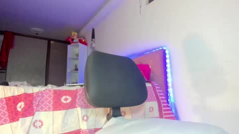 nathalysexi online show from April 1, 12:11 am