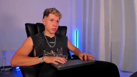 Nathan online show from November 25, 7:56 pm