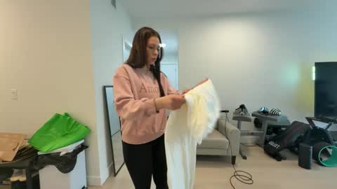 NATTY FIERROS online show from April 21, 10:17 pm