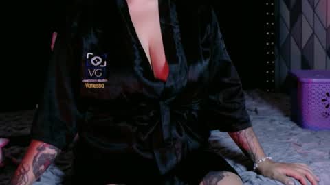 Gwen  online show from September 29, 7:35 pm