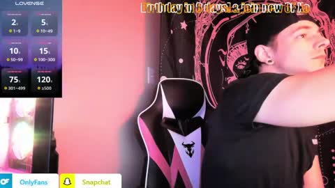 Snapshot of naturesbest951 chatting on October 6, 3:35 am NATURESBEST online show from October 6, 3:35 am