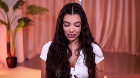 Naty online show from March 30, 7:25 pm