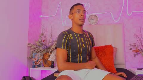 Snapshot of naughty_ares chatting on October 14, 7:06 pm naughty_ares online show from October 14, 7:06 pm