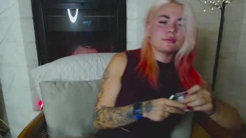 Snapshot of naughty_kittyy1 chatting on October 13, 9:28 pm Maria  online show from October 13, 9:28 pm