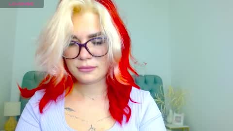 Snapshot of naughty_kittyy1 chatting on October 4, 7:55 pm Maria  online show from October 4, 7:55 pm