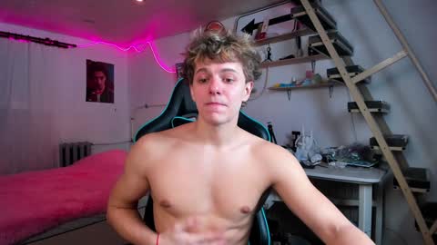 Nik online show from February 4, 7:33 pm