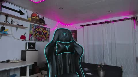 Nik online show from January 9, 5:22 pm