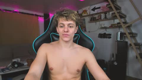 Nik online show from February 26, 3:43 pm