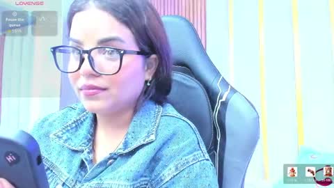 Stefany online show from May 10, 2:51 am