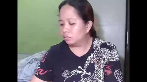 Snapshot of naughtymom26 chatting on October 18, 12:26 am naughtymom26 online show from October 18, 12:26 am