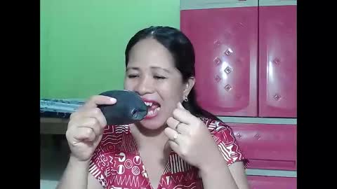 Snapshot of naughtymom26 chatting on September 11, 9:43 am naughtymom26 online show from September 11, 9:43 am