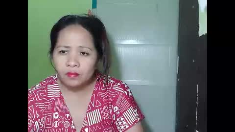 Snapshot of naughtymom26 chatting on October 11, 10:20 am naughtymom26 online show from October 11, 10:20 am