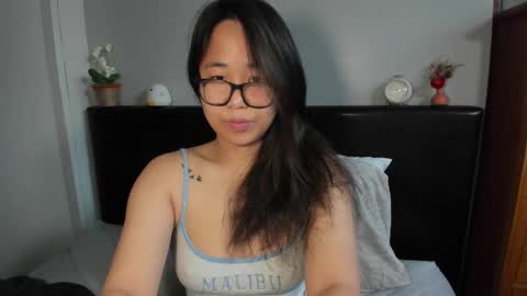 Gigi Chu  online show from February 5, 2:42 pm