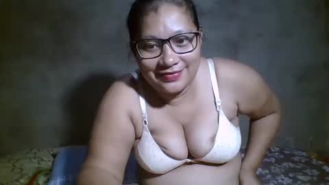 naughtypinay08 online show from March 23, 10:48 pm