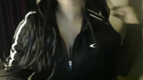 nayla56 online show from December 22, 9:43 pm