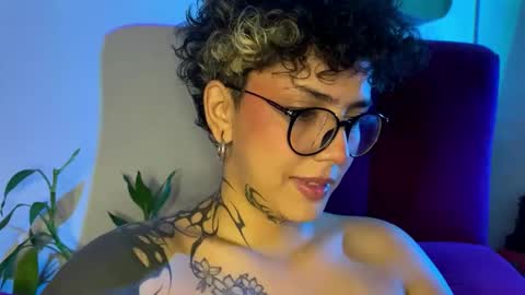 nazzz10 online show from December 16, 2:19 am