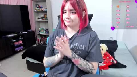 Snapshot of neeko_lol_ chatting on October 2, 11:09 am Geek Nicole im Neeko UwU online show from October 2, 11:09 am