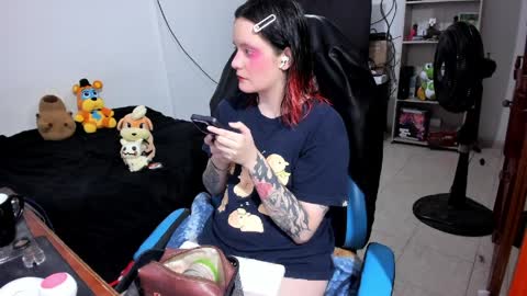 Geek Nicole    im Neeko UwU online show from April 6, 6:42 pm