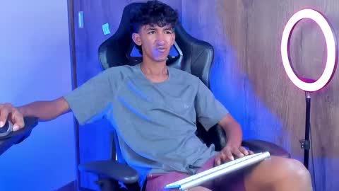 neitan online show from March 27, 7:14 am