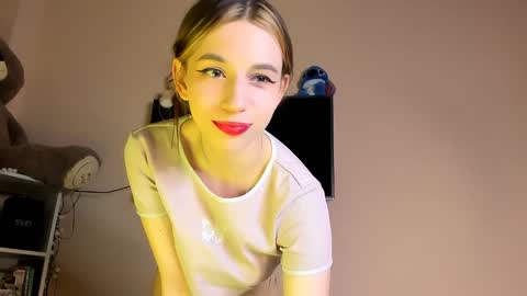 nelly_yy online show from January 27, 4:22 pm