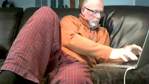 Snapshot of neman4u2c chatting on December 22, 1:34 am Jack online show from December 22, 1:34 am