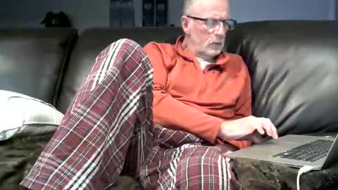 Snapshot of neman4u2c chatting on October 4, 1:36 am Jack online show from October 4, 1:36 am