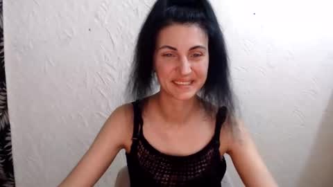 Nensy online show from June 8, 3:02 pm