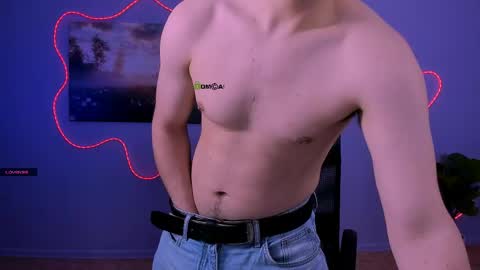 neo_raze_ online show from April 17, 9:50 pm